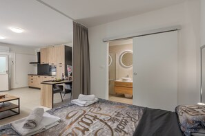 Family Studio (Viky's Place 2) | 1 bedroom, iron/ironing board, free WiFi, bed sheets