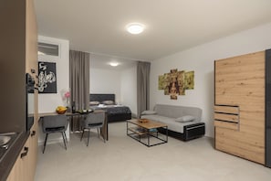 Family Studio (Vikys Place 2) | Living area | Smart TV