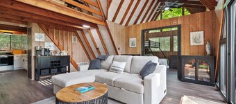 Cozy wooded retreat - newly updated