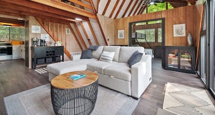 Cozy wooded retreat - newly updated