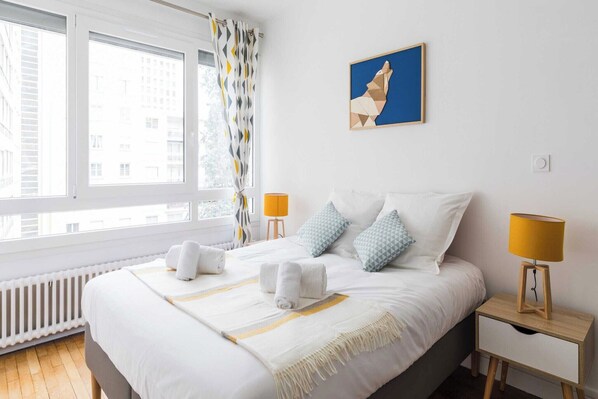 2 bedrooms, iron/ironing board, Internet, bed sheets
