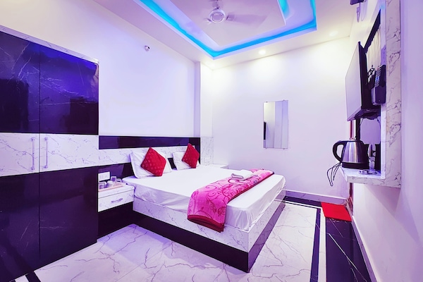 Quarto casal premium, ar-condicionado | Roupas de cama antialérgicas, escrivaninha, Wi-Fi de cortesia