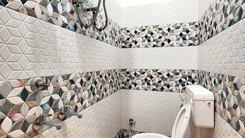 Deluxe tweepersoonskamer, airconditioning | Badkamer | Handdoeken