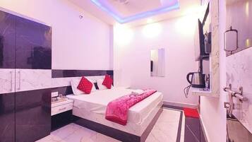 Premium tweepersoonskamer, airconditioning | Hypoallergeen beddengoed, een bureau, gratis wifi, beddengoed