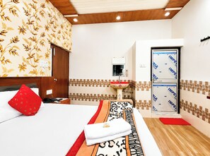 Literie hypoallergénique, bureau, Wi-Fi gratuit, draps fournis
