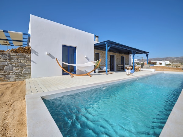 2 Bed Villa - Sleeps 6 - Pets - Pool - Parking - Paros