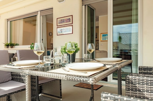 تناول الطعام