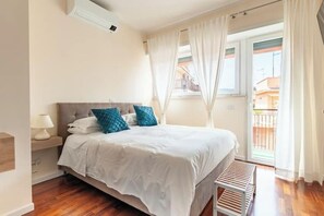 2 chambres, fer et planche à repasser, Wi-Fi gratuit, draps fournis