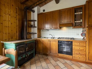 Fridge, microwave, oven, dishwasher - Moncucco Mountain Home by Interhome (Valtellina)