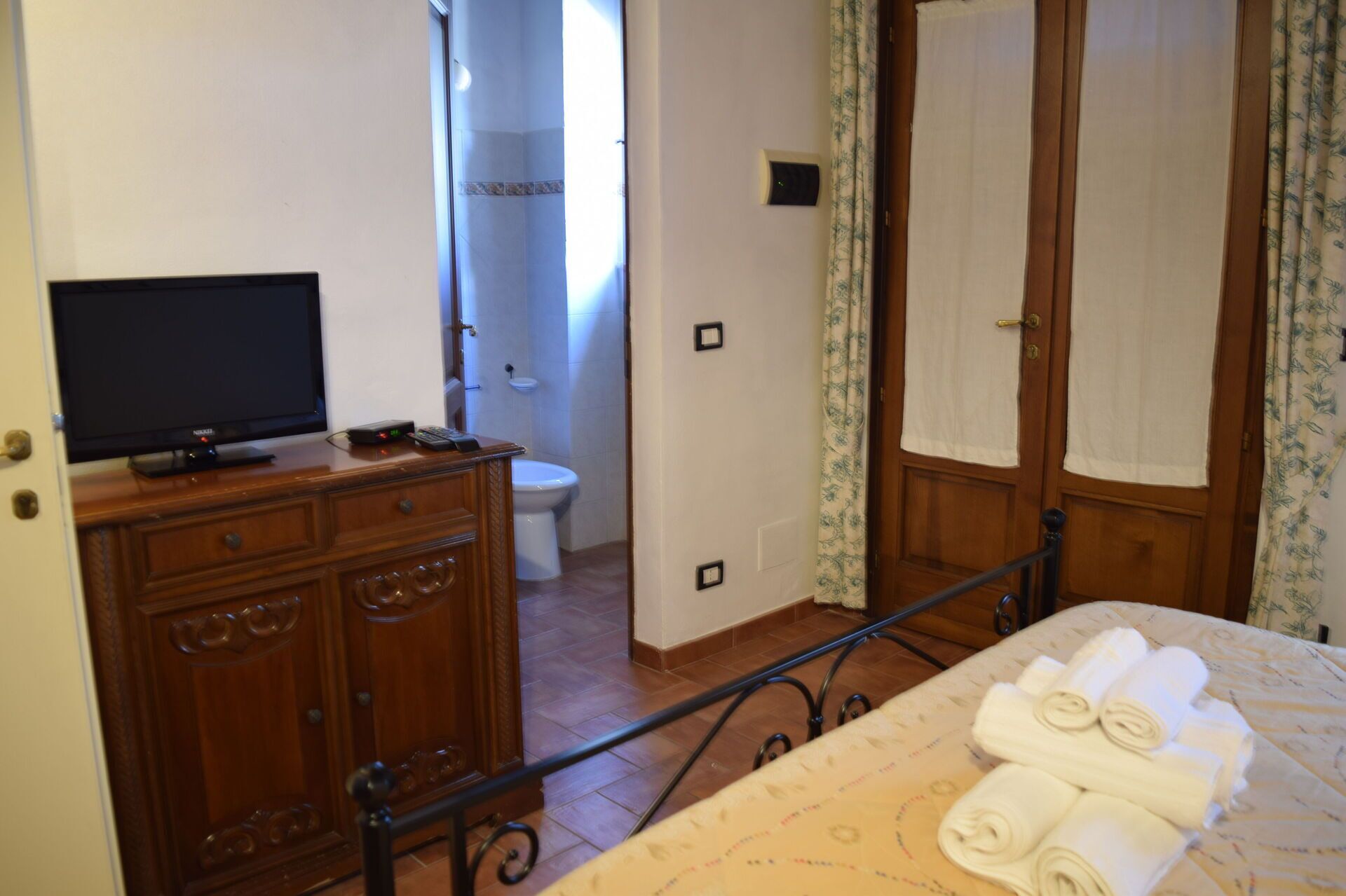 Autumn, Bedroom, Spring, Summer