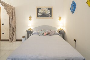 Fer et planche à repasser, accès au Wi-Fi (inclus)
