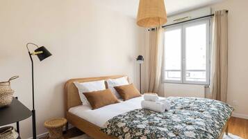 2 Schlafzimmer, BĂŒgeleisen/BĂŒgelbrett, kostenloses WLAN, BettwĂ€sche