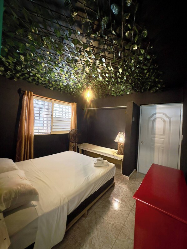 1 bedroom, iron/ironing board, internet, bed sheets