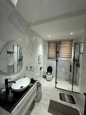 Shower dan handuk
