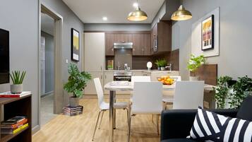 Apartment, 2 Bedrooms, Non Smoking | Private kitchen