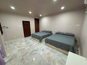 4 chambres, fer et planche à repasser, accès à Internet