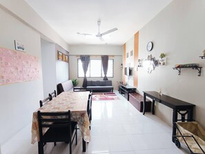 TV - Hidanah Sutravilla Homestay (Kuantan)