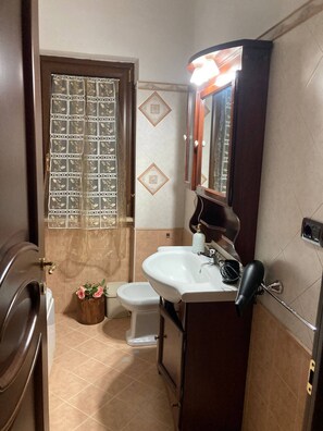 Hair dryer, towels