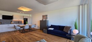 Unclassified image, 5 of 16, button