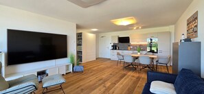 Unclassified image, 4 of 16, button