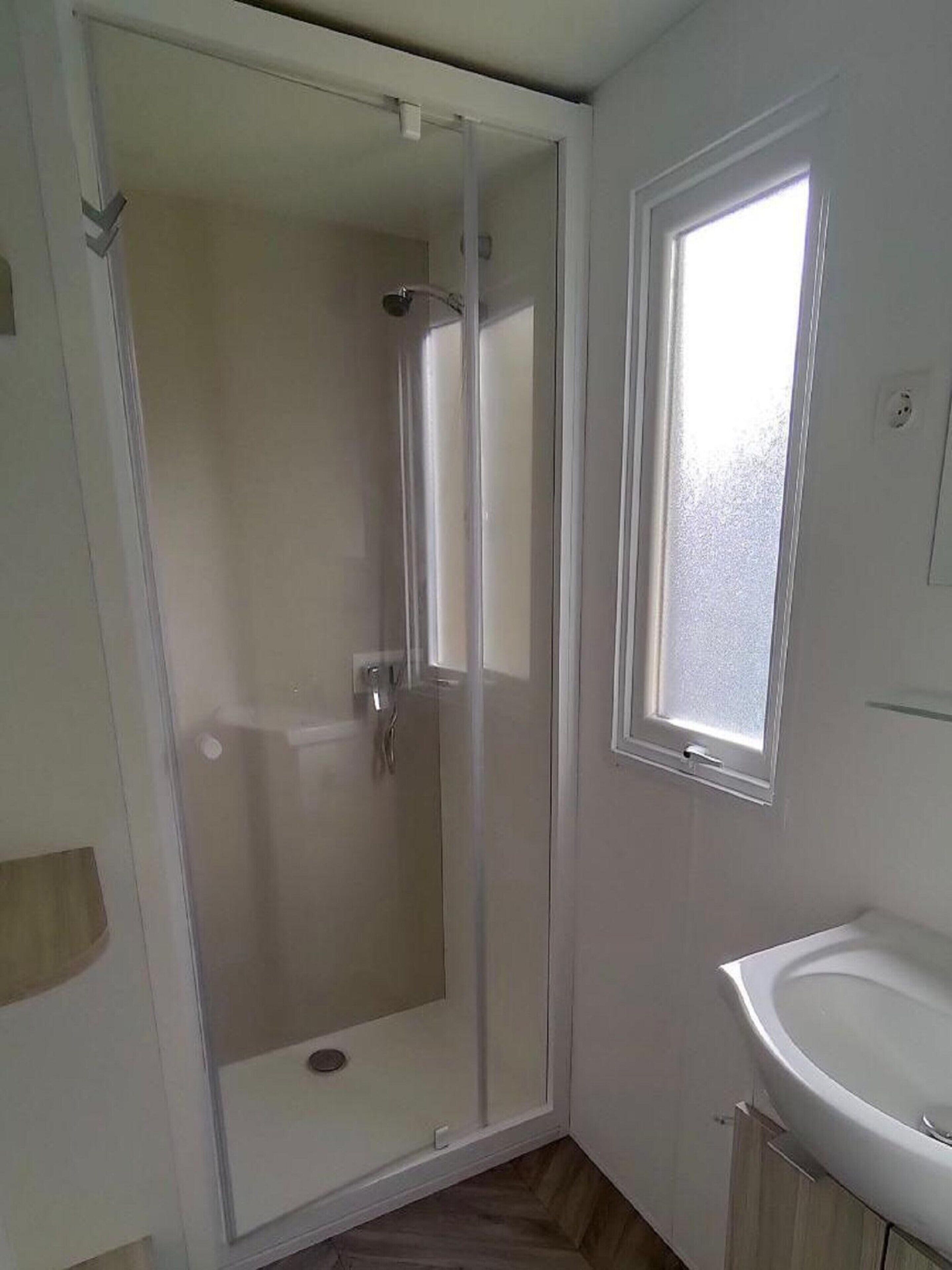 Mobile Home | Bathroom