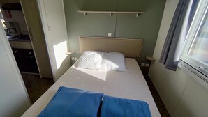 Unclassified image, 3 of 37, button - Mobile Home by the sea in Canet-en-roussillon (Canet-en-Roussillon)