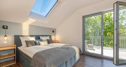 "Haffhus" Vacation Home with a Balcony, Terrace, and 2 Bathrooms - Modern Vacation Home