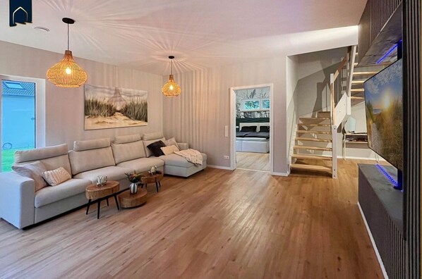 Unclassified image, 1 of 33, button