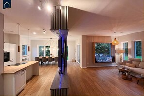 Unclassified image, 2 of 33, button