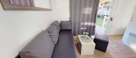 Mobile Home | Living room