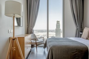 Silitysrauta/-lauta, Wi-Fi, vuodevaatteet