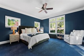 5 soverom, skrivebord, strykejern/-brett og wi-fi (inkludert)