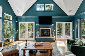Smart TV, fireplace, books, offices - Opulent Private Waterfront Escape with NEW Hot Tub (Mashpee)