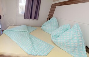 Mobile Unterkunft | 2 Schlafzimmer, Bettwäsche