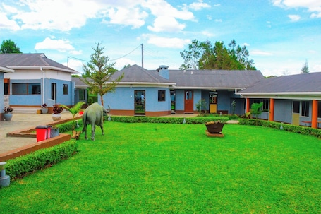 Garden. Holiday Premier Hotel