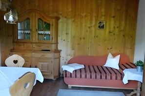 2 bedrooms, WiFi, bed sheets