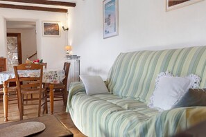Fernseher, Kamin