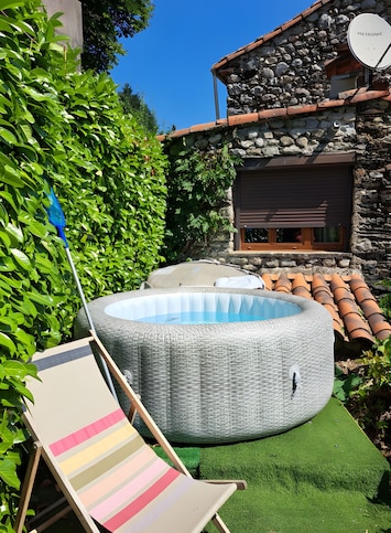 Bain à remous extérieur