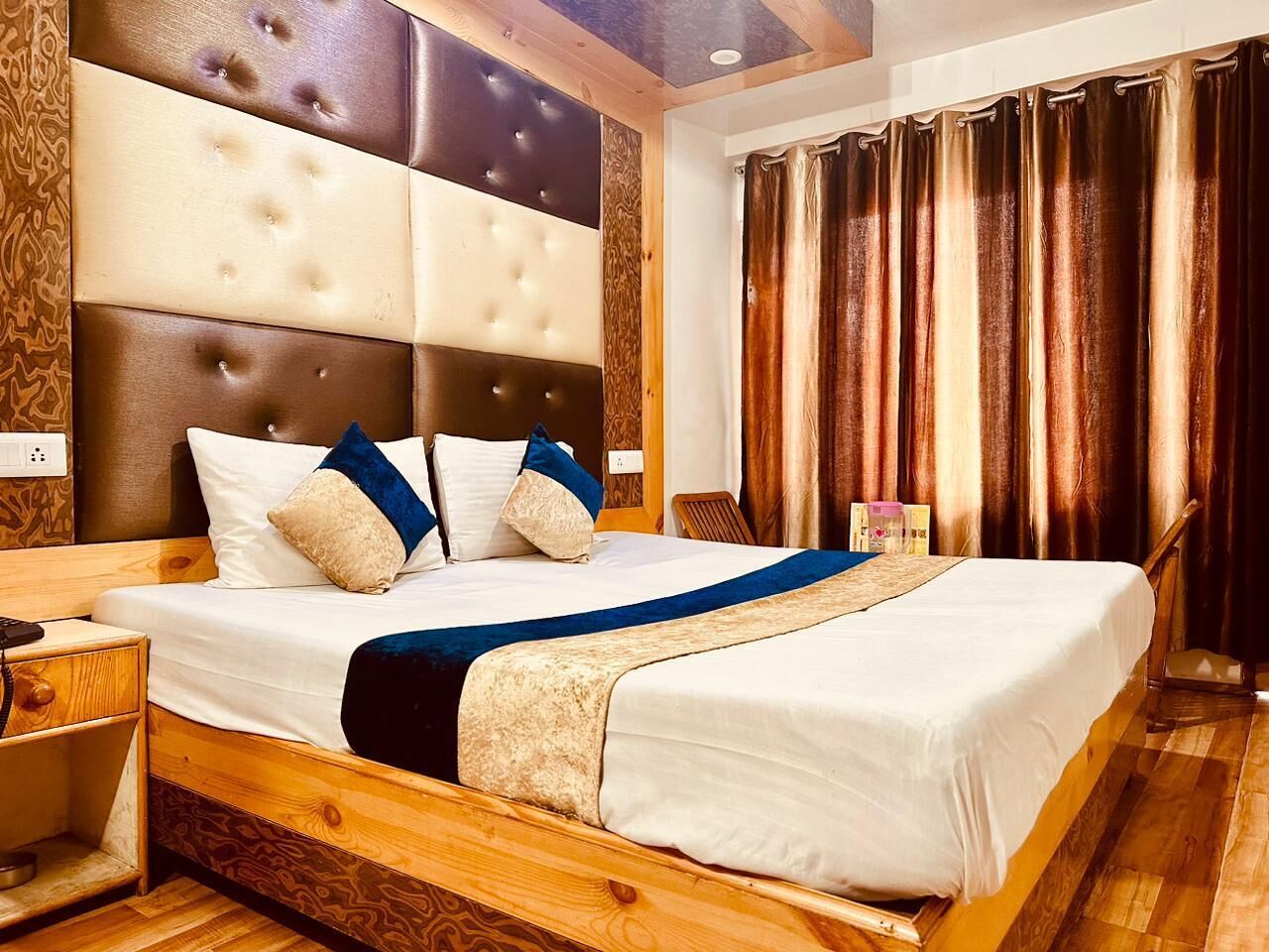 Deluxe Double Room, Balcony, Mountain View | Laptop workspace, free WiFi