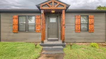 House, 2 Bedrooms, Patio | Exterior detail