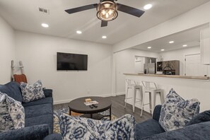 House, 2 Bedrooms, Patio | Living room