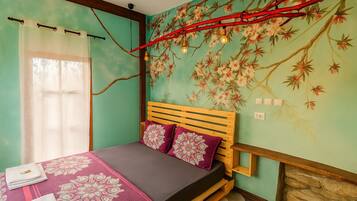 3 slaapkamers, een strijkplank/strijkijzer, gratis wifi, beddengoed