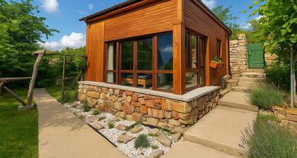 Heritage : 3-bedroom farmhouse with bungalow in Vladimir village with WiFi