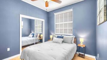 4 bedrooms, desk, iron/ironing board, travel cot