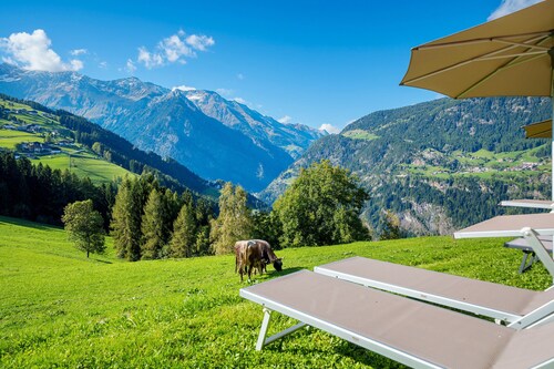 Apartment 'Jaufenspitz' with Mountain View, Shared Garden and Balcony