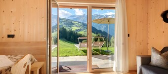 Apartment 'Jaufenspitz' with Mountain View, Shared Garden and Balcony