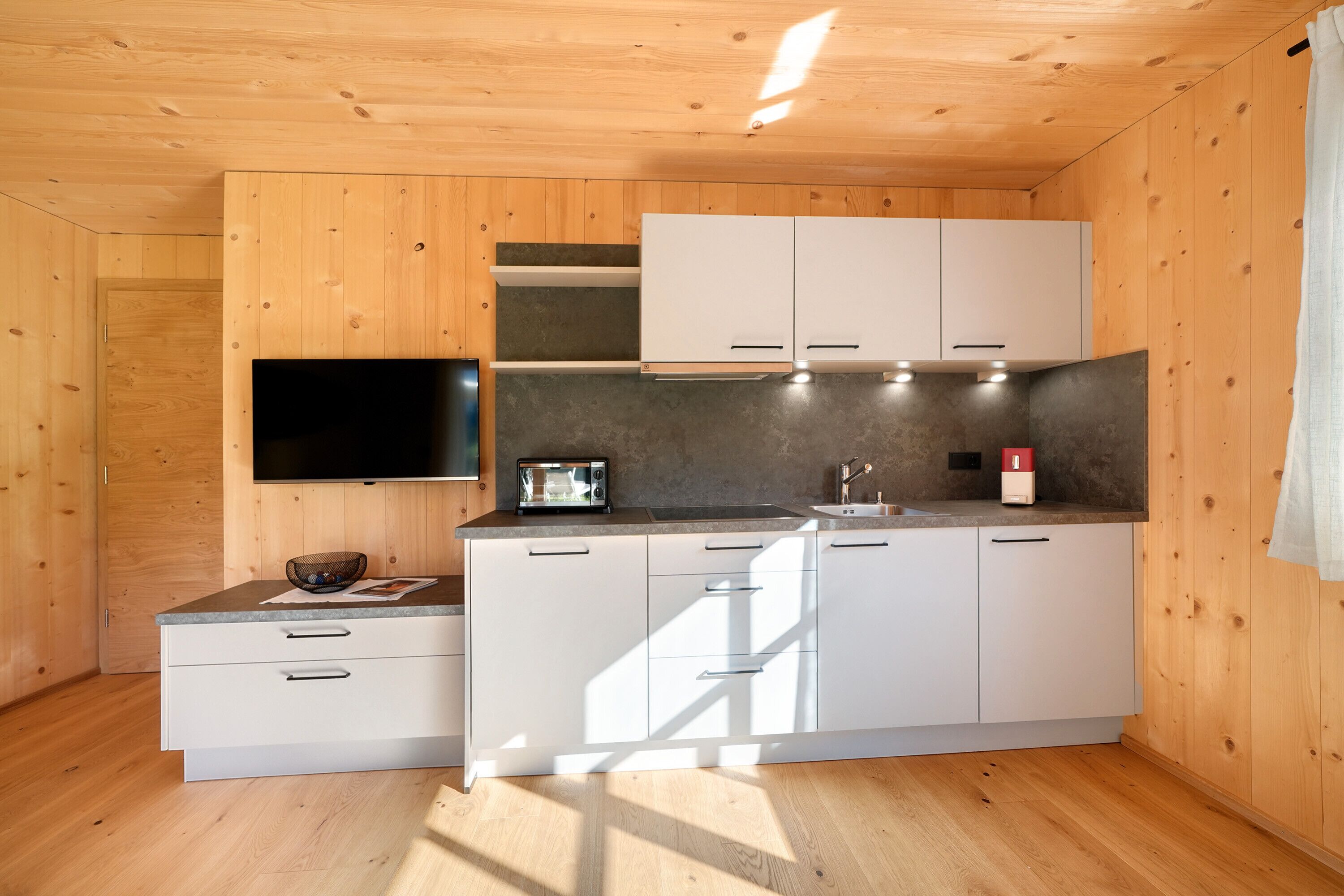 Frigorífic, microones, forn i placa de cuina 