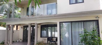 Charming 3-bedroom villa with WiFi AC and private POOL in lovely Trou aux Biches