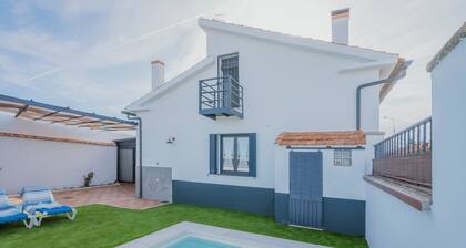 Holiday Home 'El Romazal' with Private Pool, Private Garden and Wi-Fi