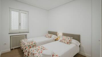 4 bedrooms, WiFi, bed sheets